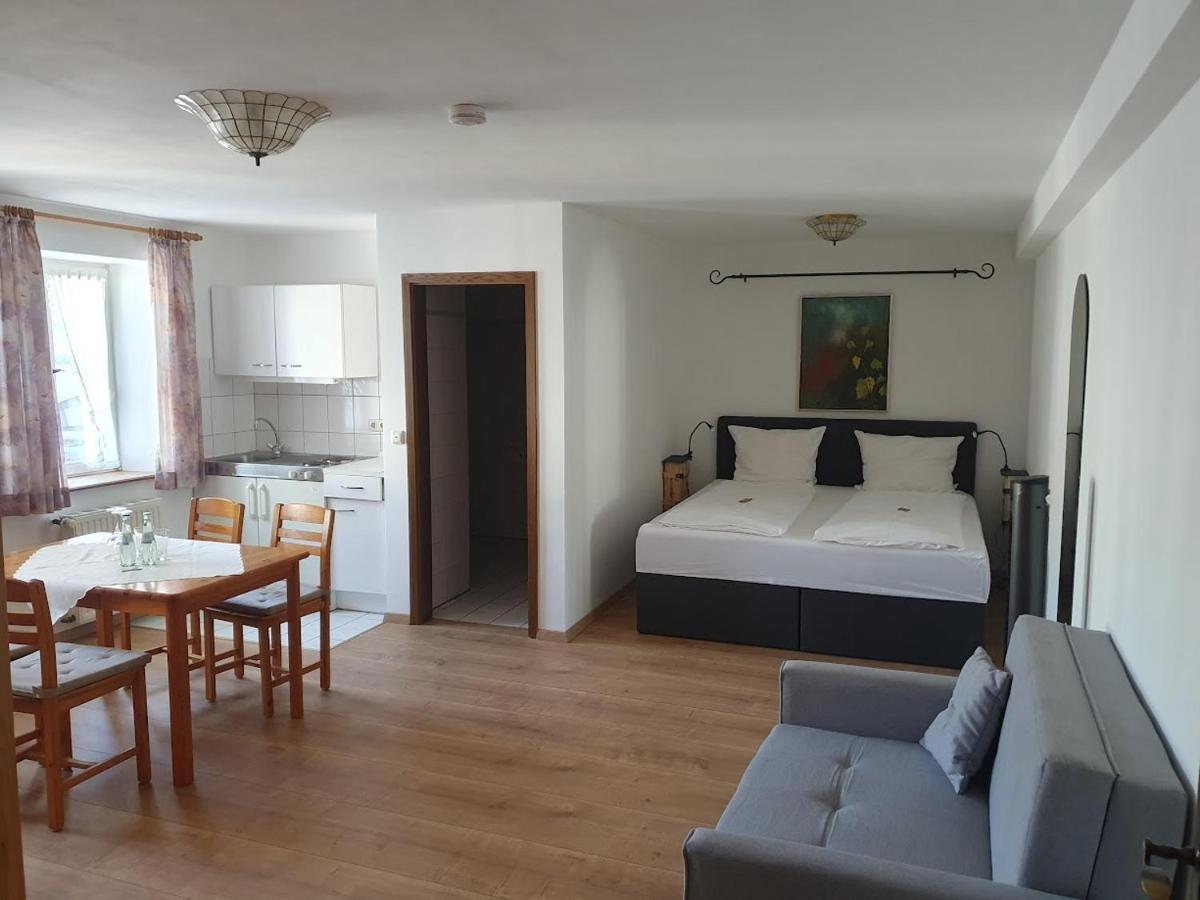 Weinhaus Kurtrierer Hof Hotel Leiwen Ngoại thất bức ảnh